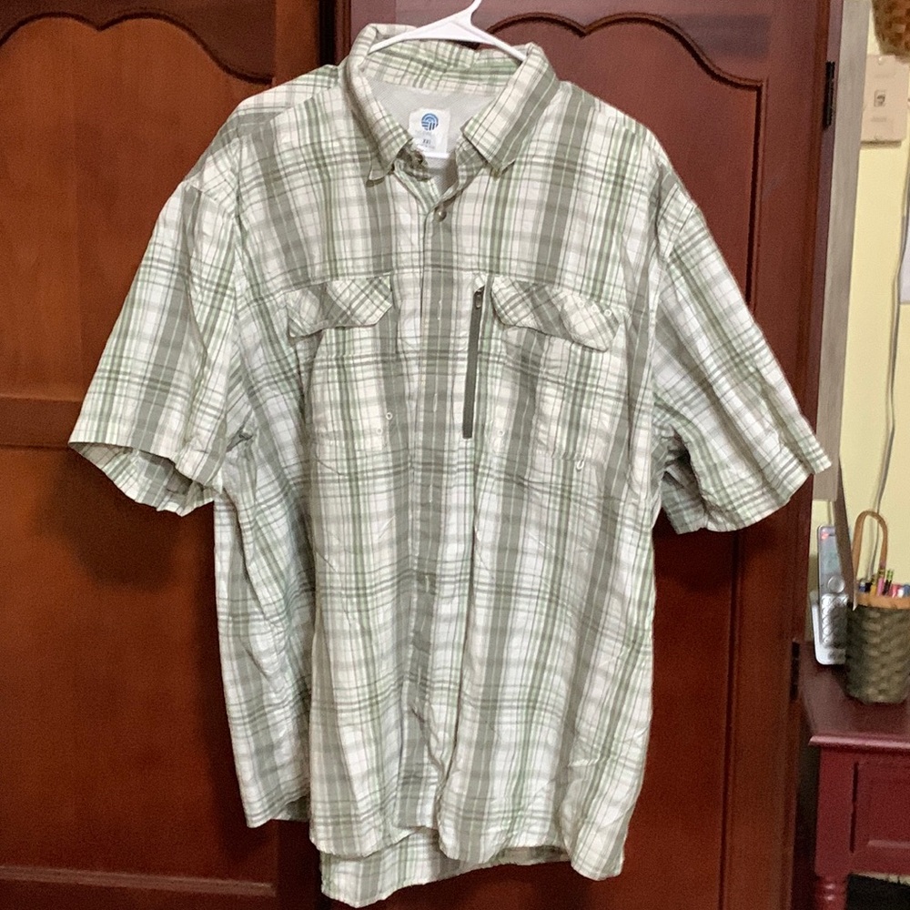 Men’s XXL  Nepallo green and gray plaid button down short sleeve shirt